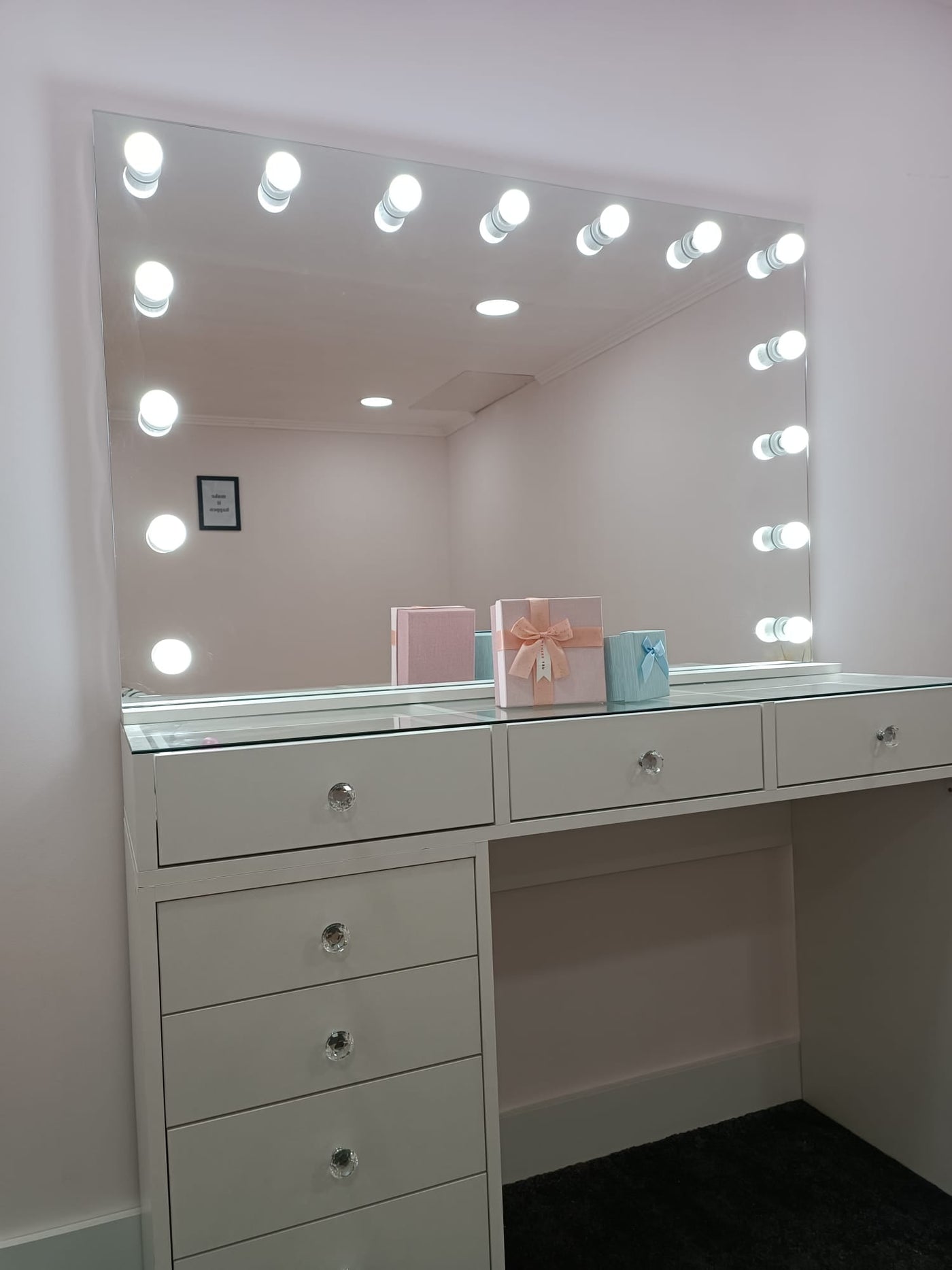 Hollywood Vanity Table with Mirror and Lights