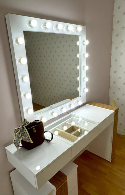 Vanity with Mirror and Lights – Perfect for Your Beauty Salon